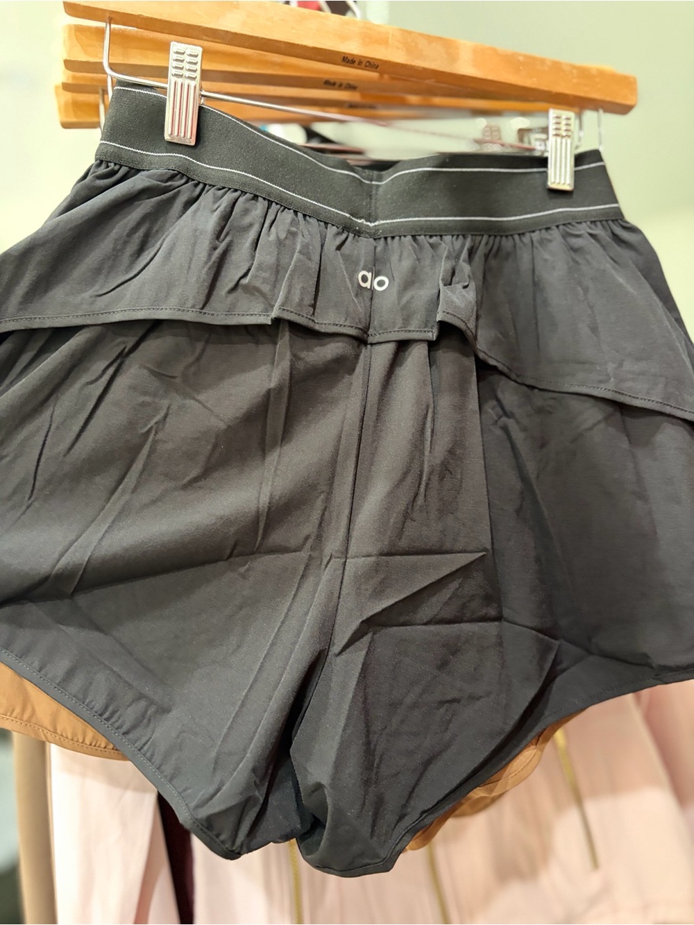 ALO Yoga Black Athletic Shorts - Picture 3 of 4